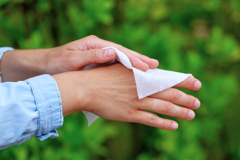plastic-free wet wipe for a sustainable lifestyle instead of a plastic one